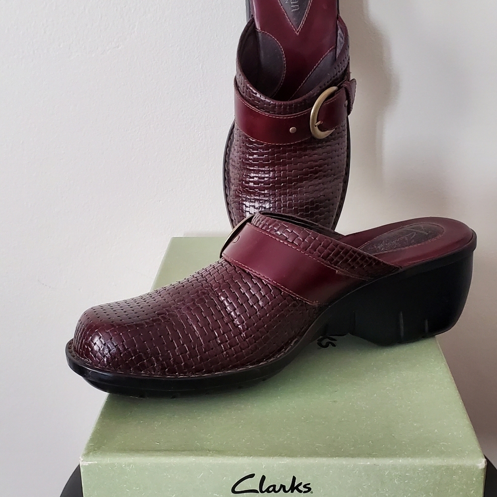 Shoes - Picture 5 of 5